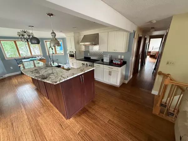 Salem, NH 03079,34 Shore DR