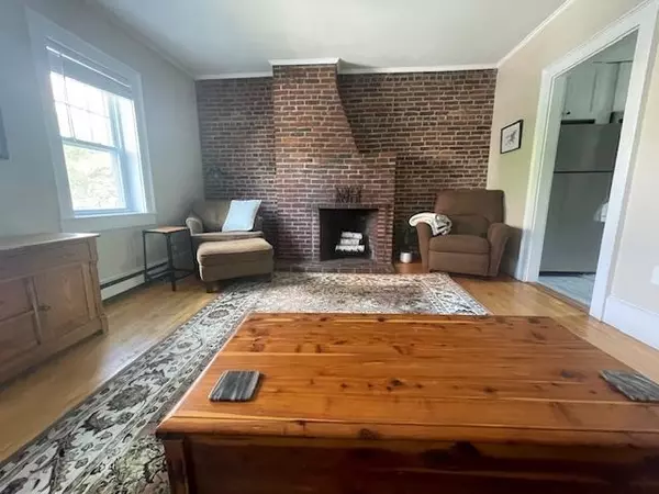 Manchester, NH 03104,69 Middle ST ##4