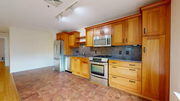 Burlington, VT 05401,230 College ST #7