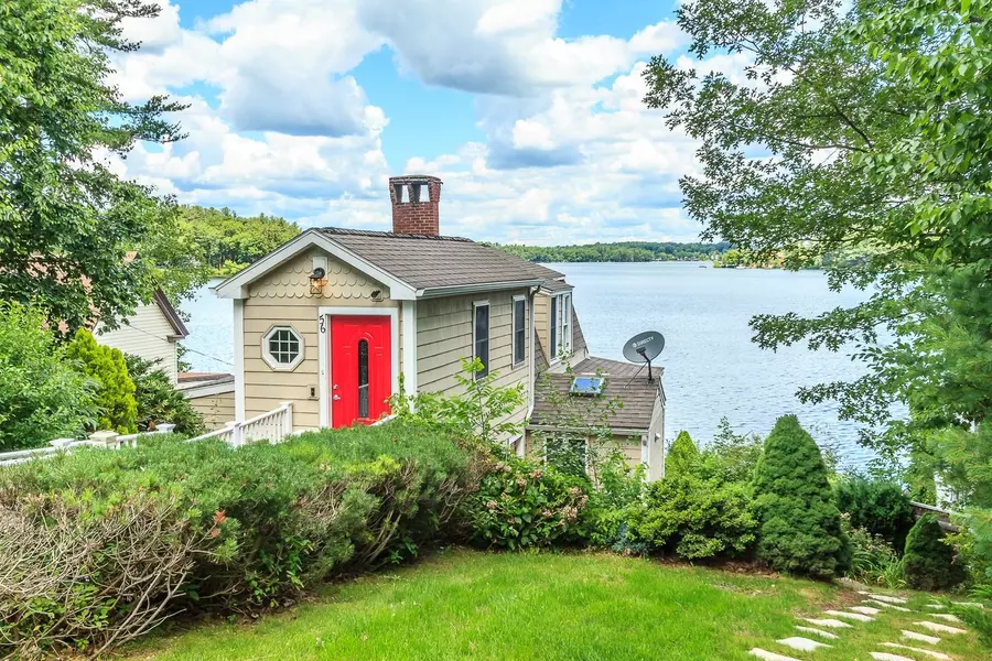 56 South Shore RD, Salem, NH 03079