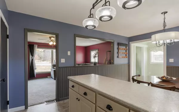 Walpole, NH 03608,561 Main ST