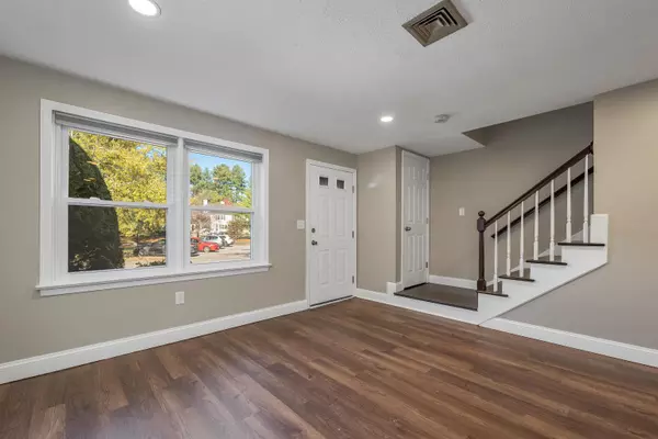 Nashua, NH 03062,32 Cadogan WAY