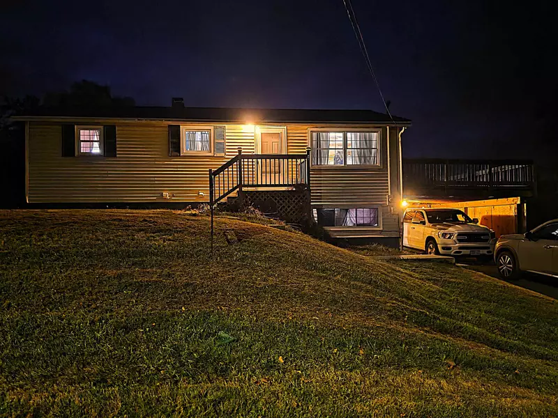 7 Westwood Pkwy, Barre City, VT 05641