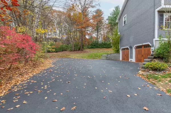 Hudson, NH 03051,6 Lund DR