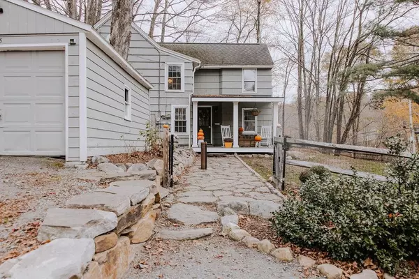 Chesterfield, NH 03462,563 N Shore RD