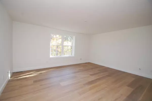 Hudson, NH 03051,21A Griffin RD