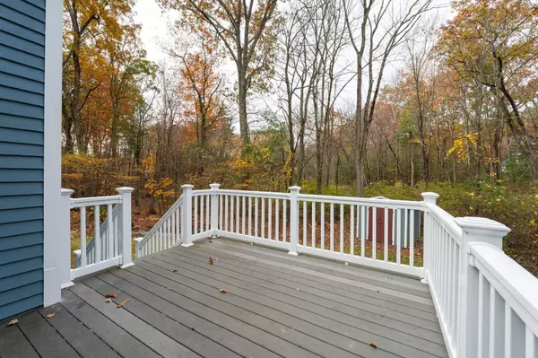 Derry, NH 03038,87 Island Pond RD