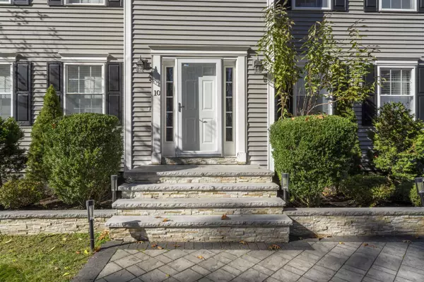 Salem, NH 03079,10 Evelyn RD