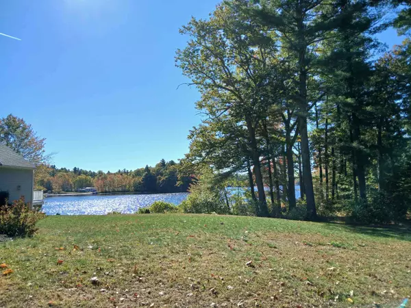 31 North Shore RD, Sandown, NH 03873