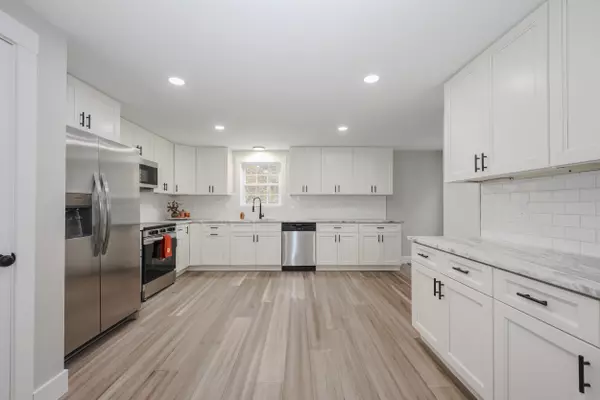 Hudson, NH 03051,1 A Sheraton DR