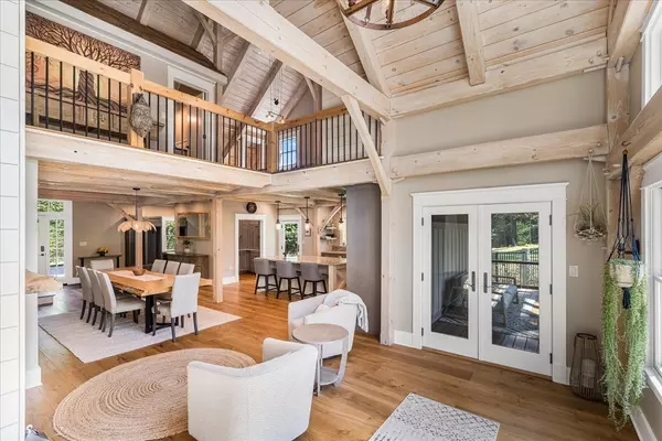 Weare, NH 03281,849 River RD