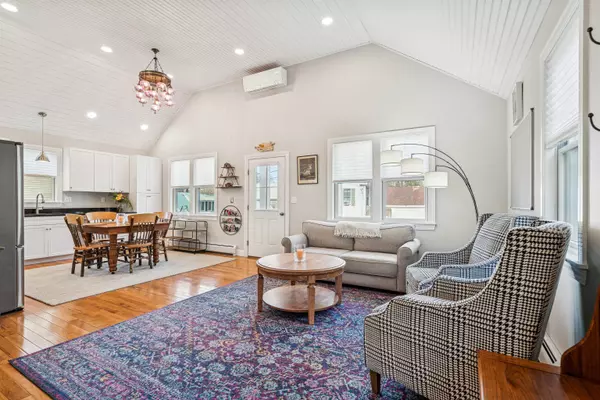 Woodstock, VT 05091,75 Pleasant ST