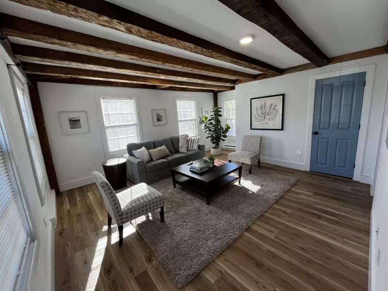 4 Rock ST #B, Portsmouth, NH 03801