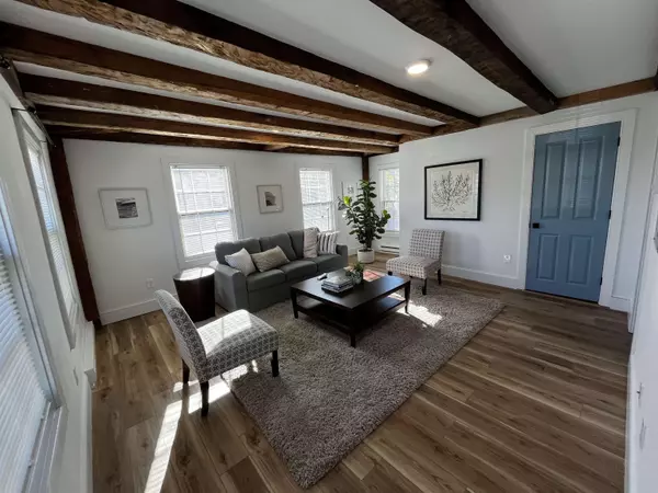 4 Rock ST #B, Portsmouth, NH 03801