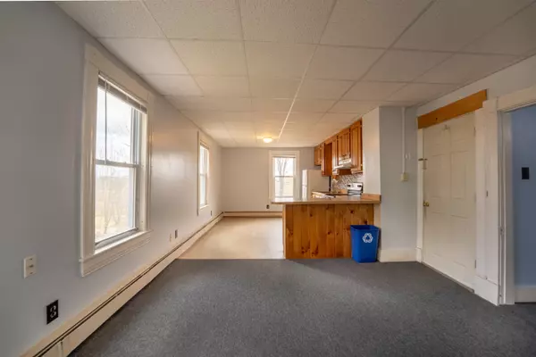 Bethlehem, NH 03574,1796 Main ST #4