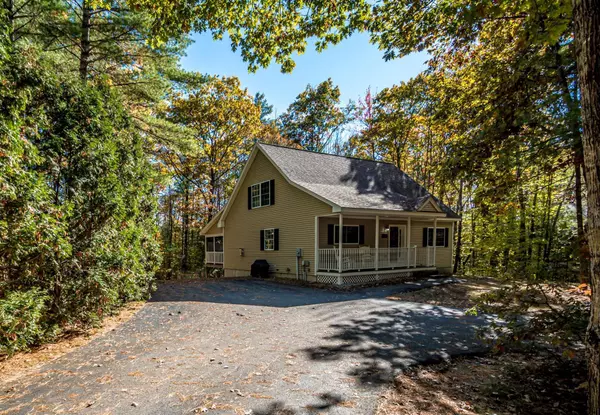 33B Sands CIR, Conway, NH 03813