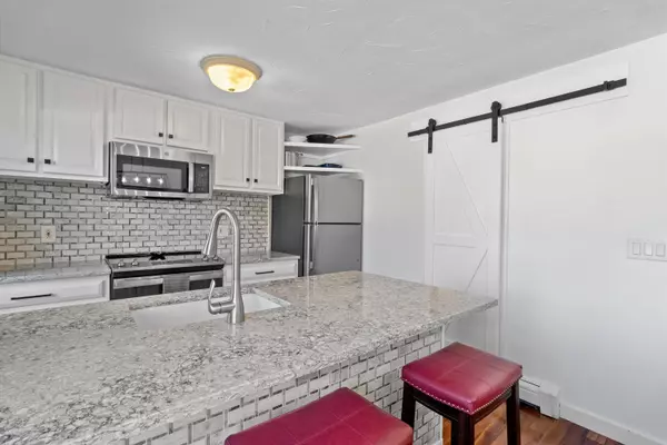 Newmarket, NH 03857,13 Moonlight DR