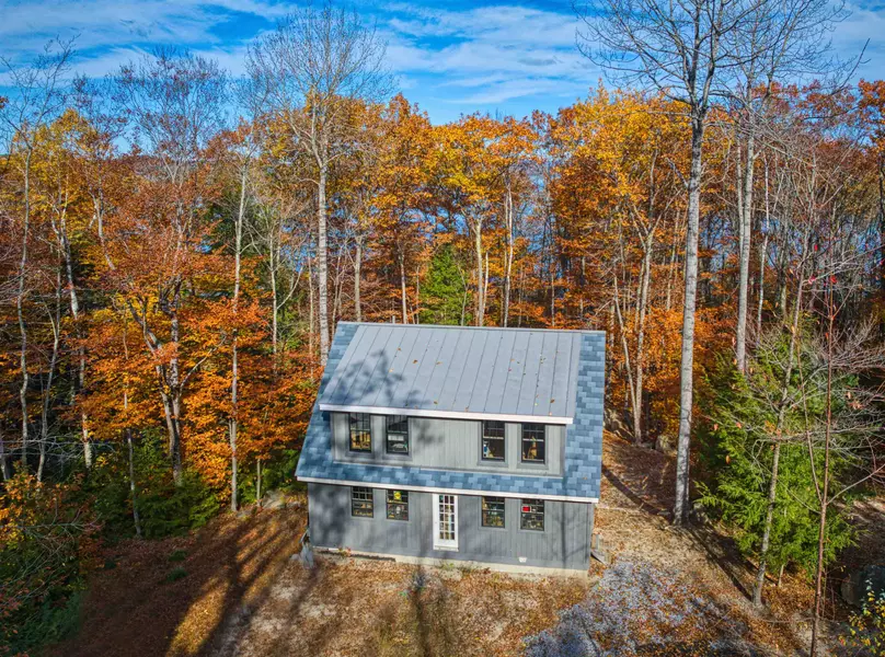 12 Shadow LN, Sunapee, NH 03782