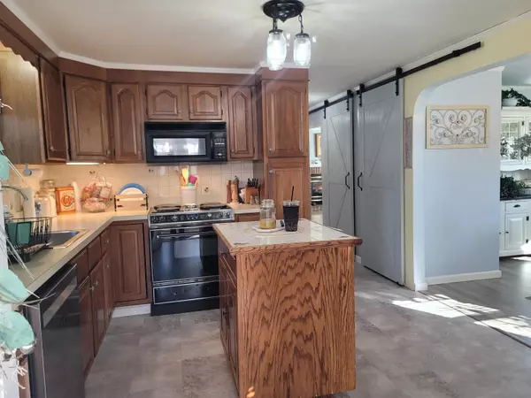 Salem, NH 03079,27 General Pulaski DR