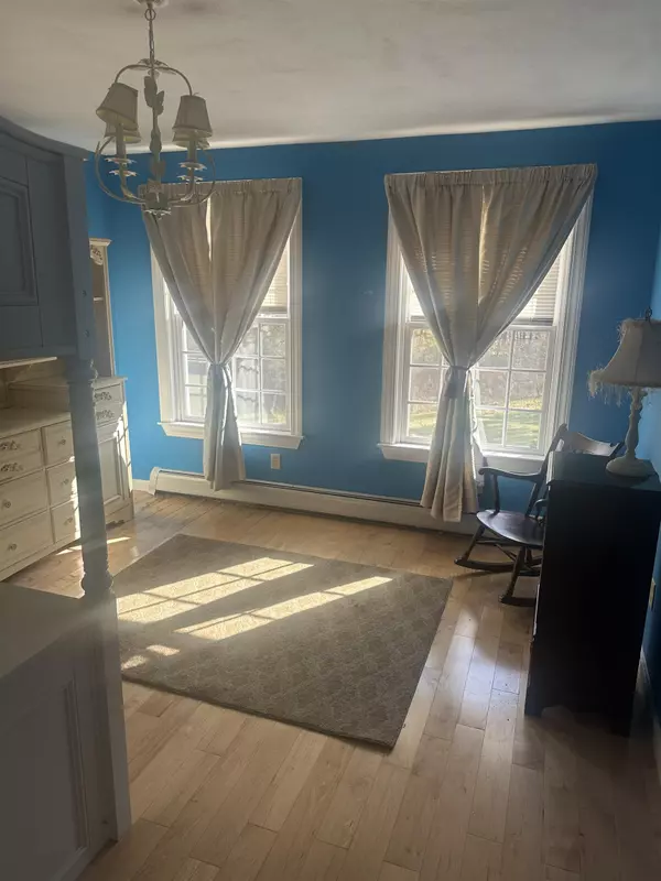 East Kingston, NH 03827,48 Sanborn RD