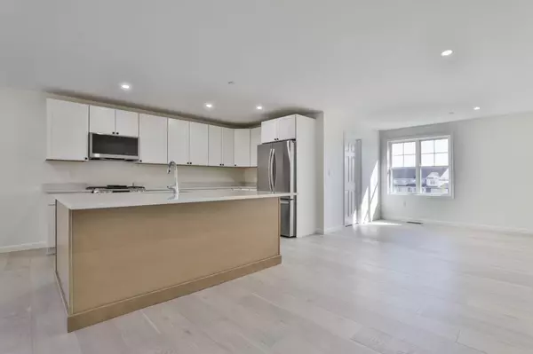 Raymond, NH 03077,17 Autumn LN