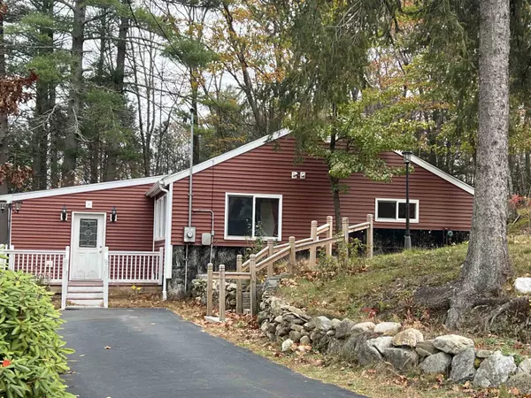 11 Towle RD, Chester, NH 03036