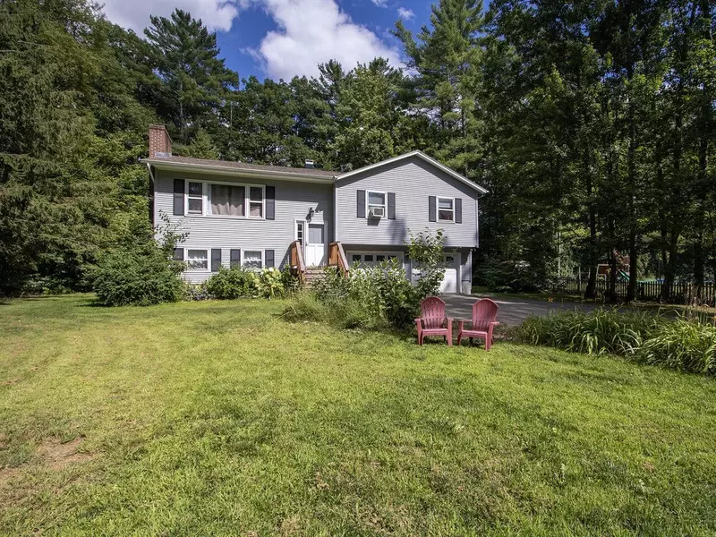 24 Logwood CIR, Essex, VT 05452