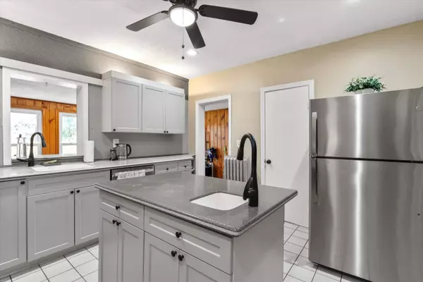 Manchester, NH 03104,362 Pearl ST