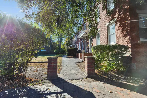 Manchester, NH 03101,76 W. Merrimack ST #2