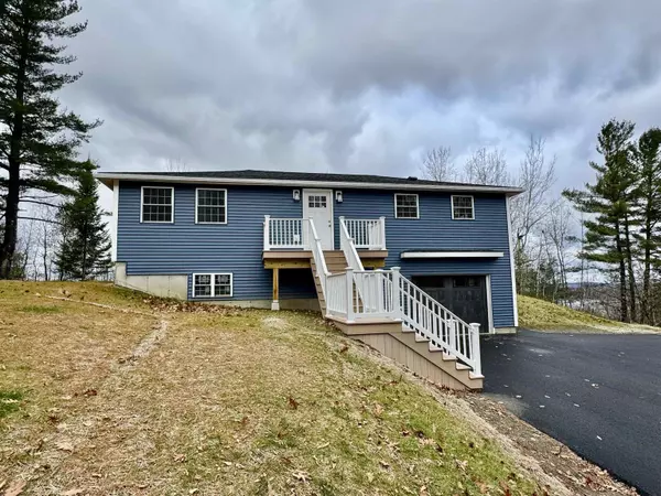 122 Raymond AVE, Newport City, VT 05855