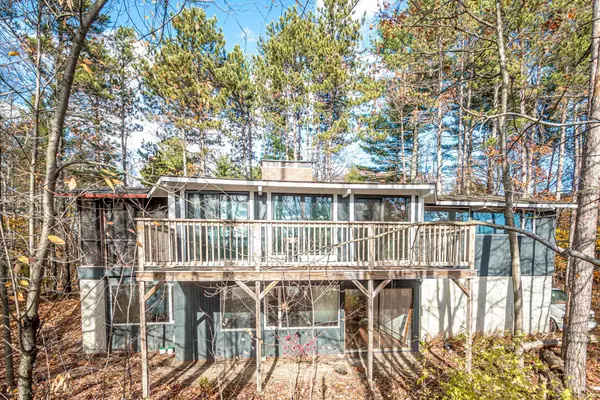 Conway, NH 03860,112 Wylie CT