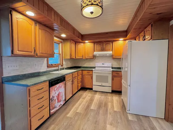 Nashua, NH 03060,11 Amherst TER