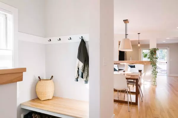 Burlington, VT 05401,80 Maple ST