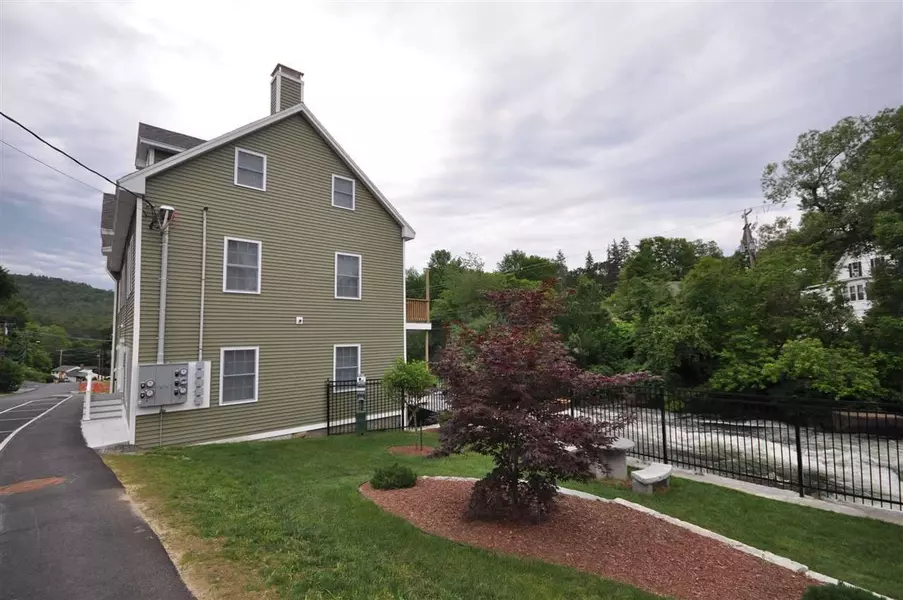 16 Central ST #2A, Bristol, NH 03222