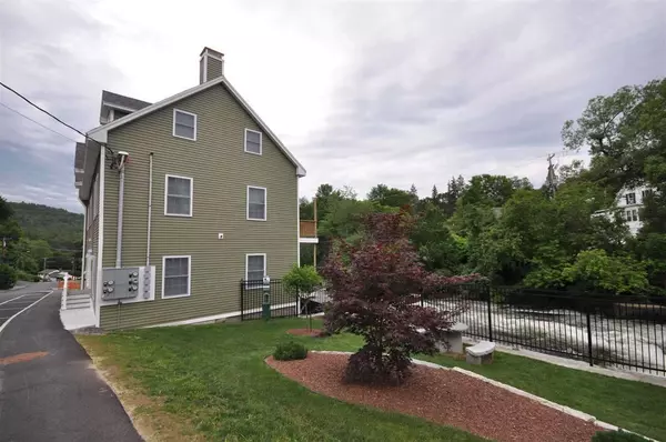 16 Central ST #2A, Bristol, NH 03222