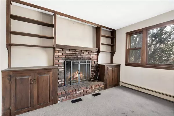 Henniker, NH 03242,23 Westwood LN