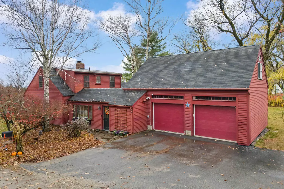 New Boston, NH 03070,252 Clark Hill RD