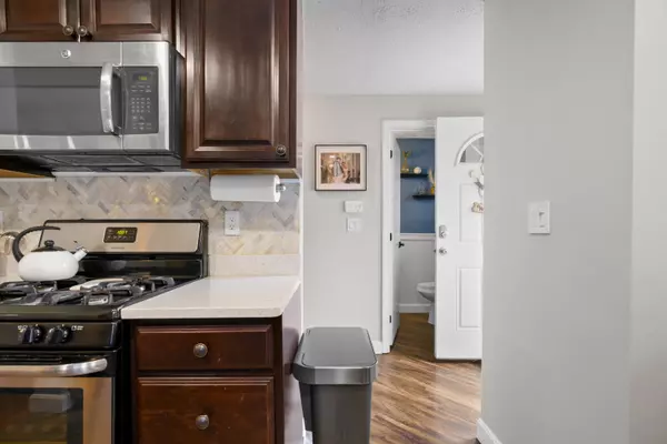 Merrimack, NH 03054,11 Merrimack DR