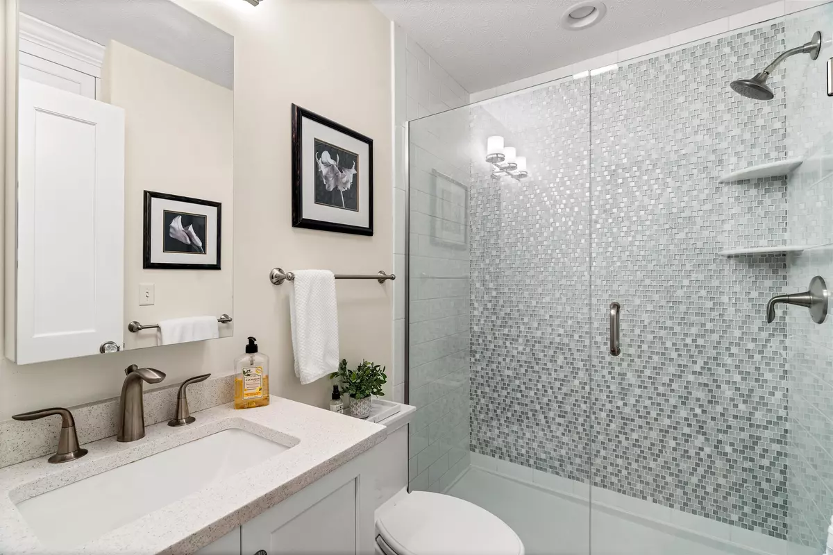 Bedford, NH 03110,5 Spyglass Point CIR