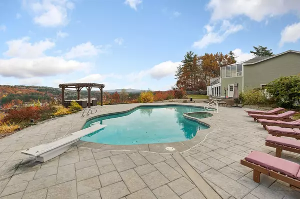 Alton, NH 03810,141 Lakewood DR