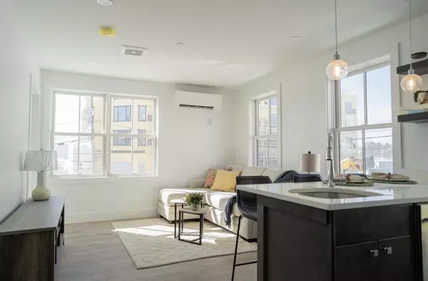 Portsmouth, NH 03801,238 Deer ST #307