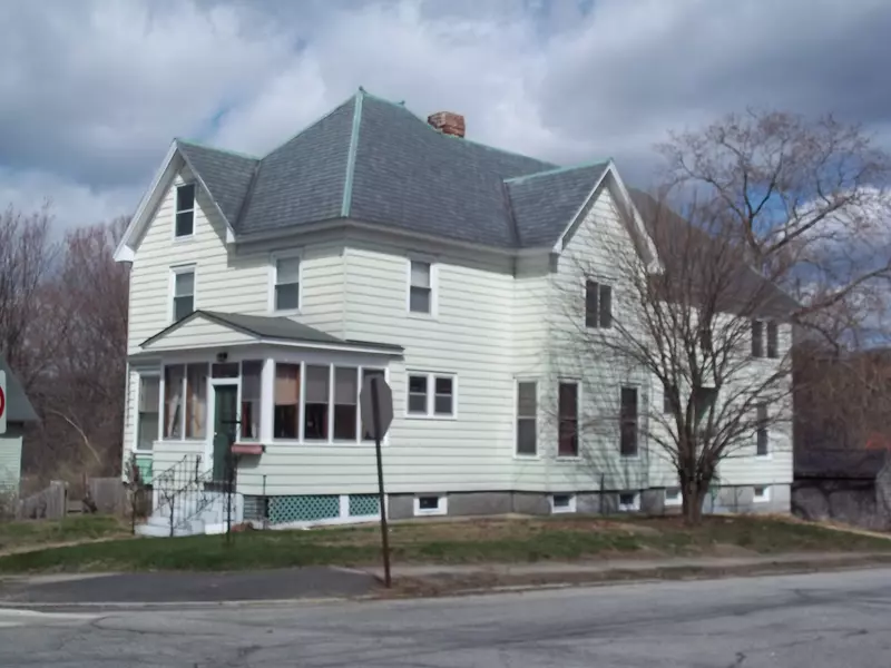 552 Spruce ST, Manchester, NH 03103