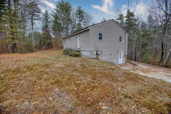 Effingham, NH 03882,375 Pine River RD