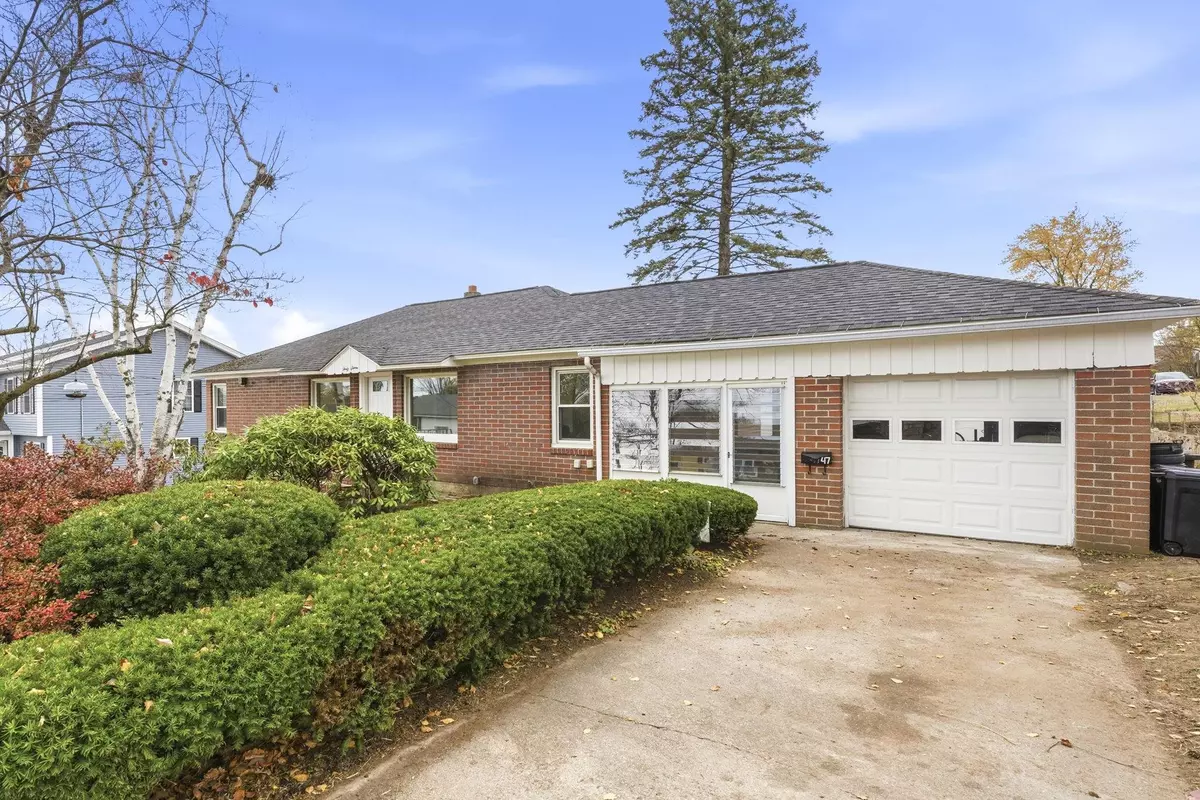 Manchester, NH 03103,47 Rosedale AVE