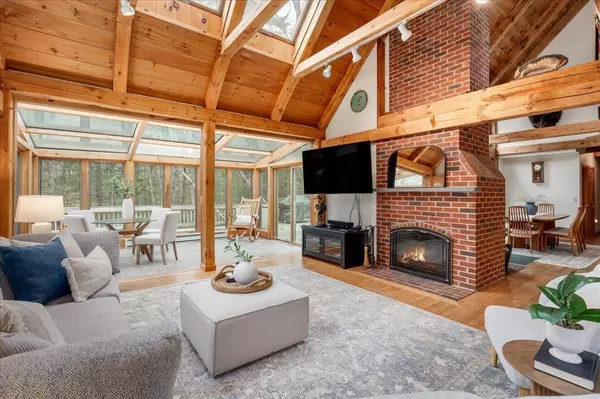 Goffstown, NH 03045,914 Back Mountain RD