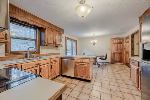 Pelham, NH 03076,25 Misty LN