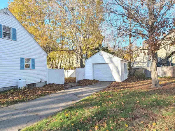 Laconia, NH 03246,20 Crescent ST