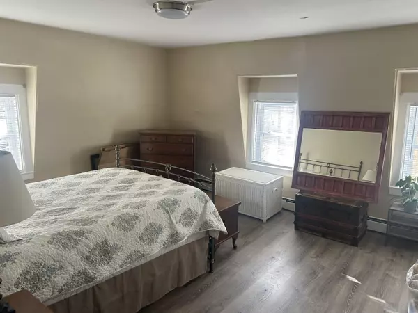 Rochester, NH 03868,35 Grove ST