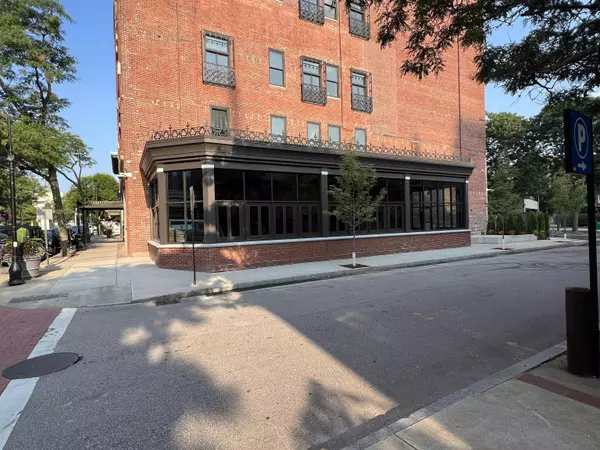 Manchester, NH 03101,83 Hanover ST #205