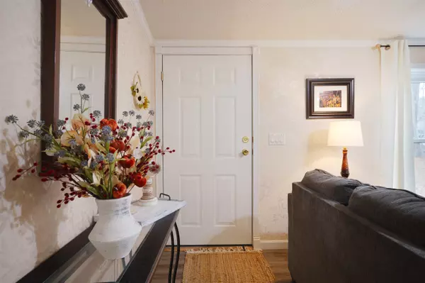 Newmarket, NH 03857,5 Langs LN